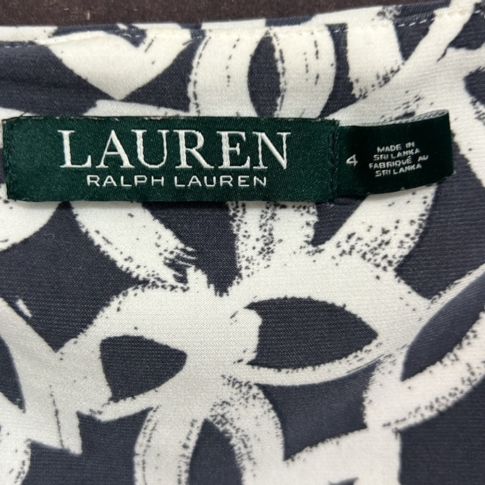 Lauren - Picture 3 of 13